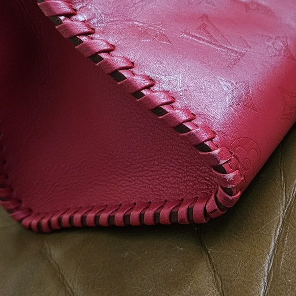 Louis Vuitton Red Leather Monogram Capucines Luxury Designer Handbag - Picture 16 of 16